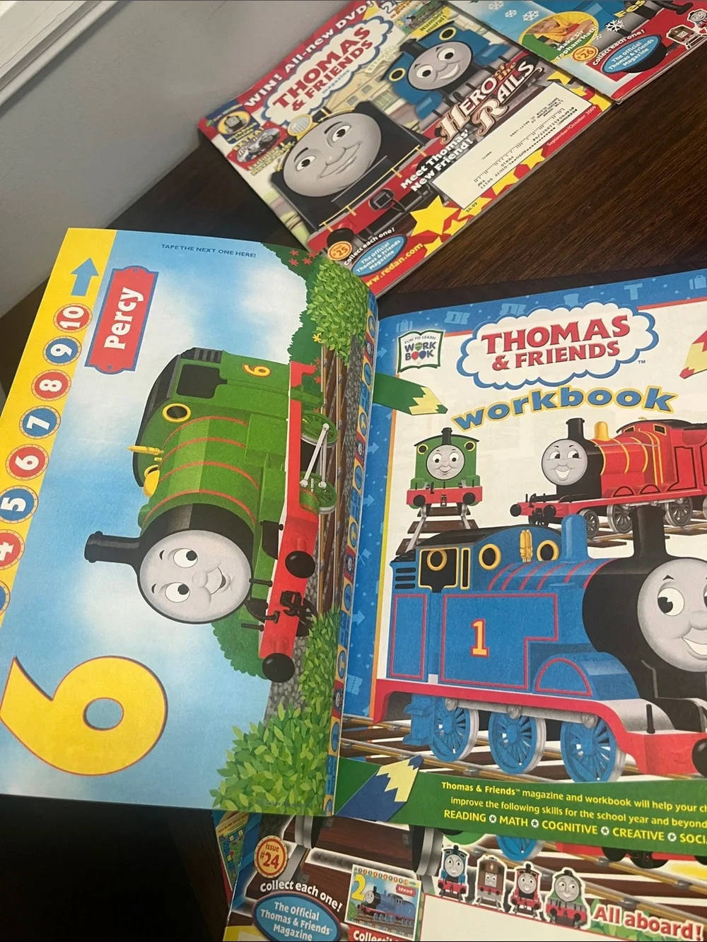 Thomas & Friends lot of 5 magazines 2009-2010 unused  train Thomas